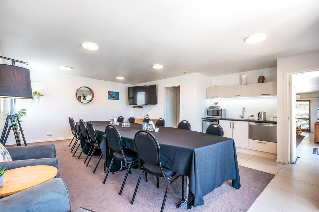 Onetangi Beach Apartments Extérieur photo
