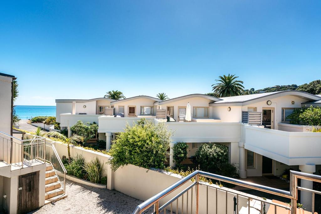 Onetangi Beach Apartments Extérieur photo