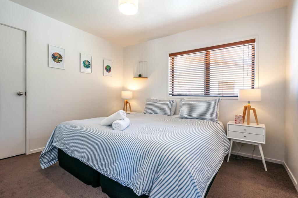 Onetangi Beach Apartments Extérieur photo