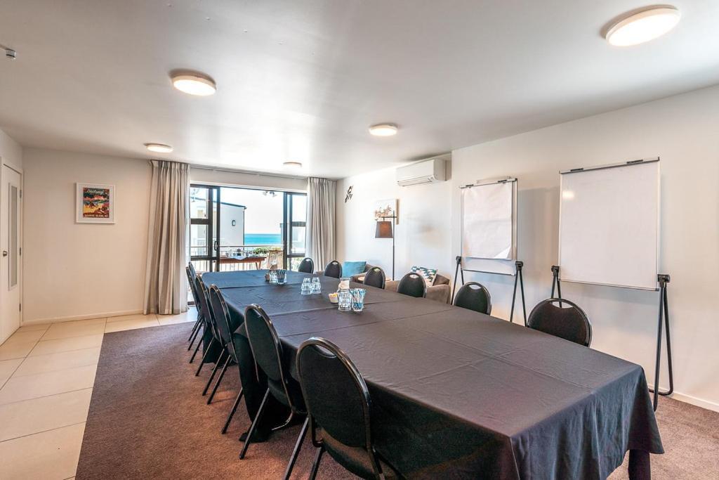 Onetangi Beach Apartments Extérieur photo