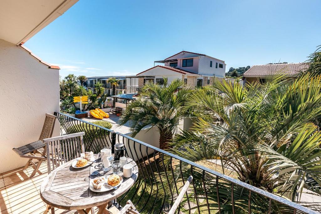 Onetangi Beach Apartments Extérieur photo