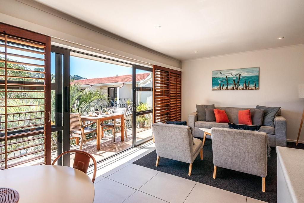 Onetangi Beach Apartments Extérieur photo