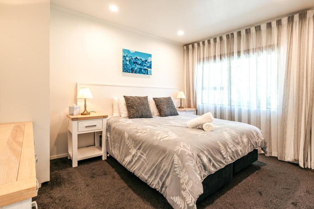 Onetangi Beach Apartments Extérieur photo