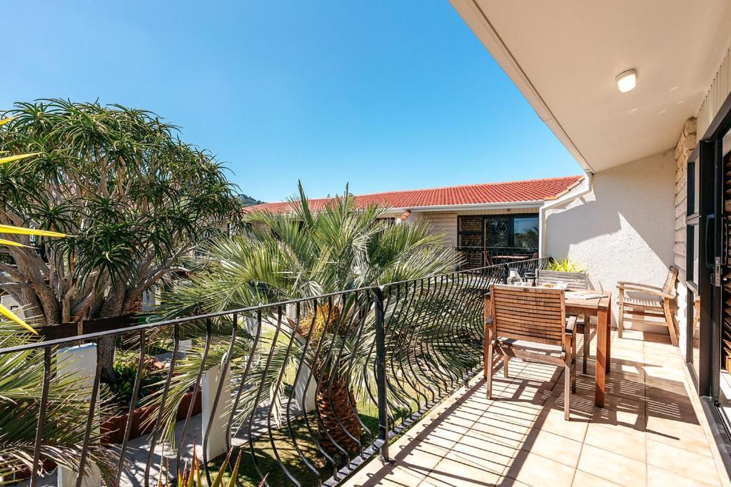 Onetangi Beach Apartments Extérieur photo