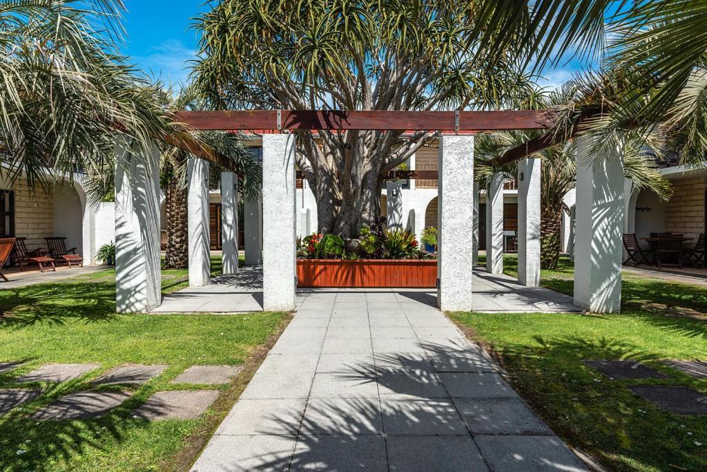 Onetangi Beach Apartments Extérieur photo