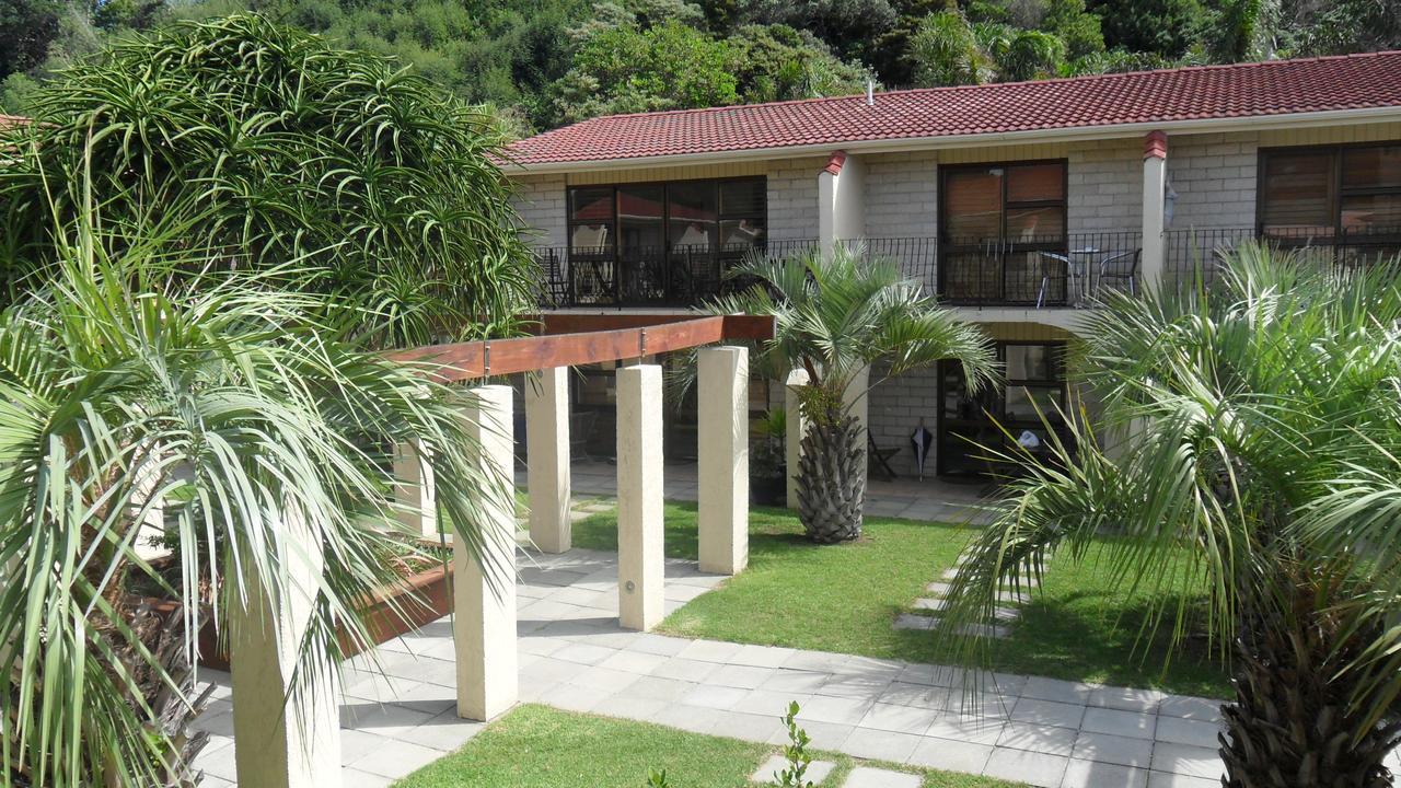 Onetangi Beach Apartments Extérieur photo